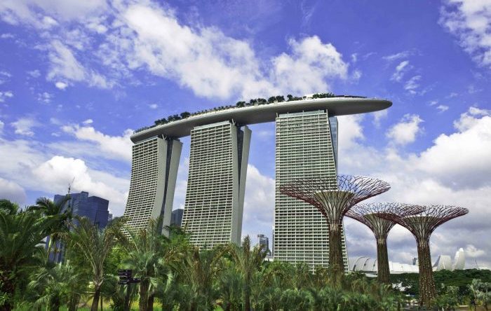 Belanja dan Transaksi di Singapura Kini Sudah Bisa Pakai QRIS - Fintechnesia.com